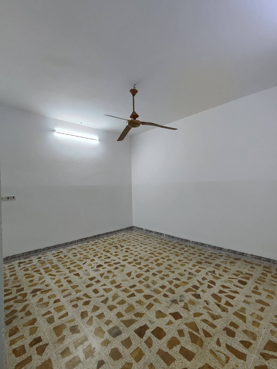 🔹دار للبيع في حي #الوحدة🔹
- مساحة الدار : 100 متر واجهة 10 متر
- شارع تبليط ثاني بيت عن #السايدين
- سند طابو 

🏠 تفاصيل الدار :- 
الطابق الاول :غرفة نوم، هول، مطبخ ، استقبال، صحيات 
الطابق الثاني : غرفتين ، هول ، صحيات  
السعر والتفاصيل داخل قناة التلكرام : 
https://t.me/baet_alhadhara
_______________________________________________
للاستفسار:- 
***********
*********** 
مراجعة مكتب بيت الحضارة للعقار:
 عنوان المكتب سايدين حي الوحدة قرب مول سانكو 2
