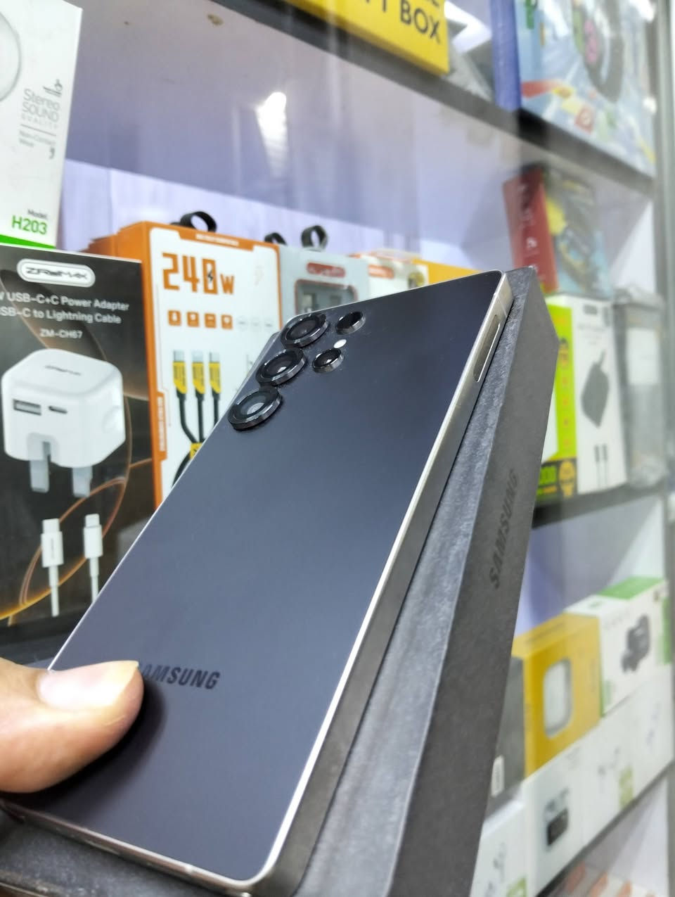 نسخه امريكيه ذاكره 256
خط واحد ***********
بسعر مناسب..... وتدللون المتابعين
