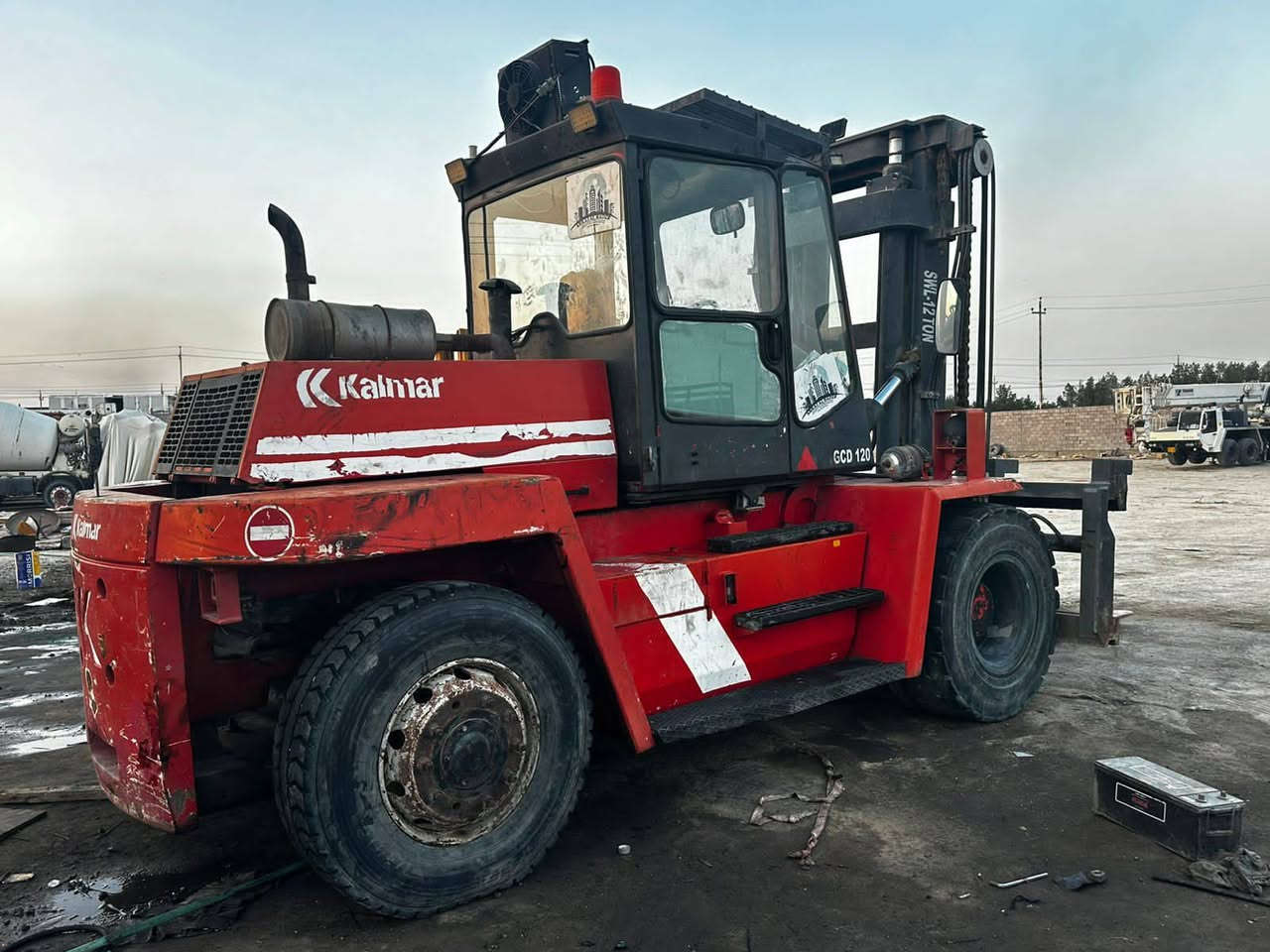 السلام عليكم للبيع شوكية كالمر 10 طن رقم اربيل فول سيفتي تخم تاير بسمي تحويل ثاني يوم جاهزه من كلشي
 للستفسار :*********** 
العنوان : البصره الزبير
