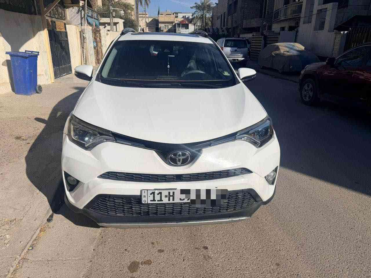 راف فور 2018 وارد امريكي  رقم بغداد دولي  xle   مواصفات بصمه فتحه سقف حساسات اماميه وخلفيه رادارات و سياقه ذاتيه ثلاث انضمه قياده  تخم تاير جديد  مانع انزلاق بصمه بل ابواب محرك وكير شرط كفاله سياره بعدها جديده ماشيه 76 الف فقط استعمال قليل جديده بمعنى الكلمه ضررها فقط الجاملغ الامامي وخشم البنيد ومصلح فقط تبريد شرط ثلج     لايت زنون سعرة ٣٢٠ دولار  
السعر 165 بيه مجال قليل غير متواجد علفيس الشراي يتصل    مكاني بغداد *********** بغداد, العراق
