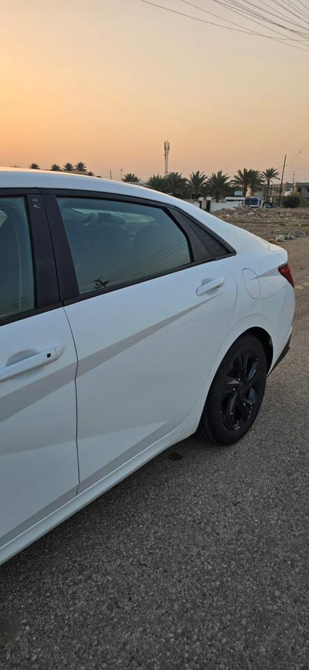 النترا 2023 هايبرد بلو 
حادثها موضح بالصور 
سياره نظيفه واقتصاديه 
مصلحة كامل بدون اي نقص 
ايرباك برده طاك فقط 
ماشيه 52.500 مايل 
رقم السياره انبار باسمي تحويل ثاني يوم 
مكان السيارة الرمادي 
السعر المطلوب 160$ 
للاستفسار الاتصال على 
***********
