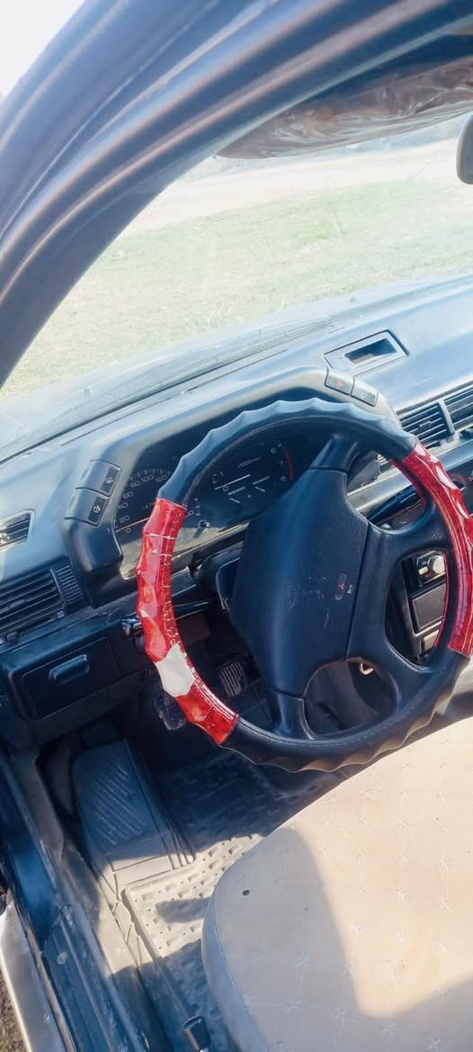 السلام عليكم
ميستوبيشي لانسر موديل 1992 
محرك وگير فول مكفولات .
صدر امامي خلفي جيد تخم تاير نضيف .
غرفتها حلوه نضيفه 
مابيها لاضربه ولا خياس 
رقم بغداد اللماني سنويه نافذه بال ٢٣ 
السياره جاهزة ماعايزها شي . 
…….
سعرها 30 ورقه وبيها مجال حگ الجيه 
   ………
مكانه صلاح الدين الضلوعيه 
…………
للاستفسار ***********
