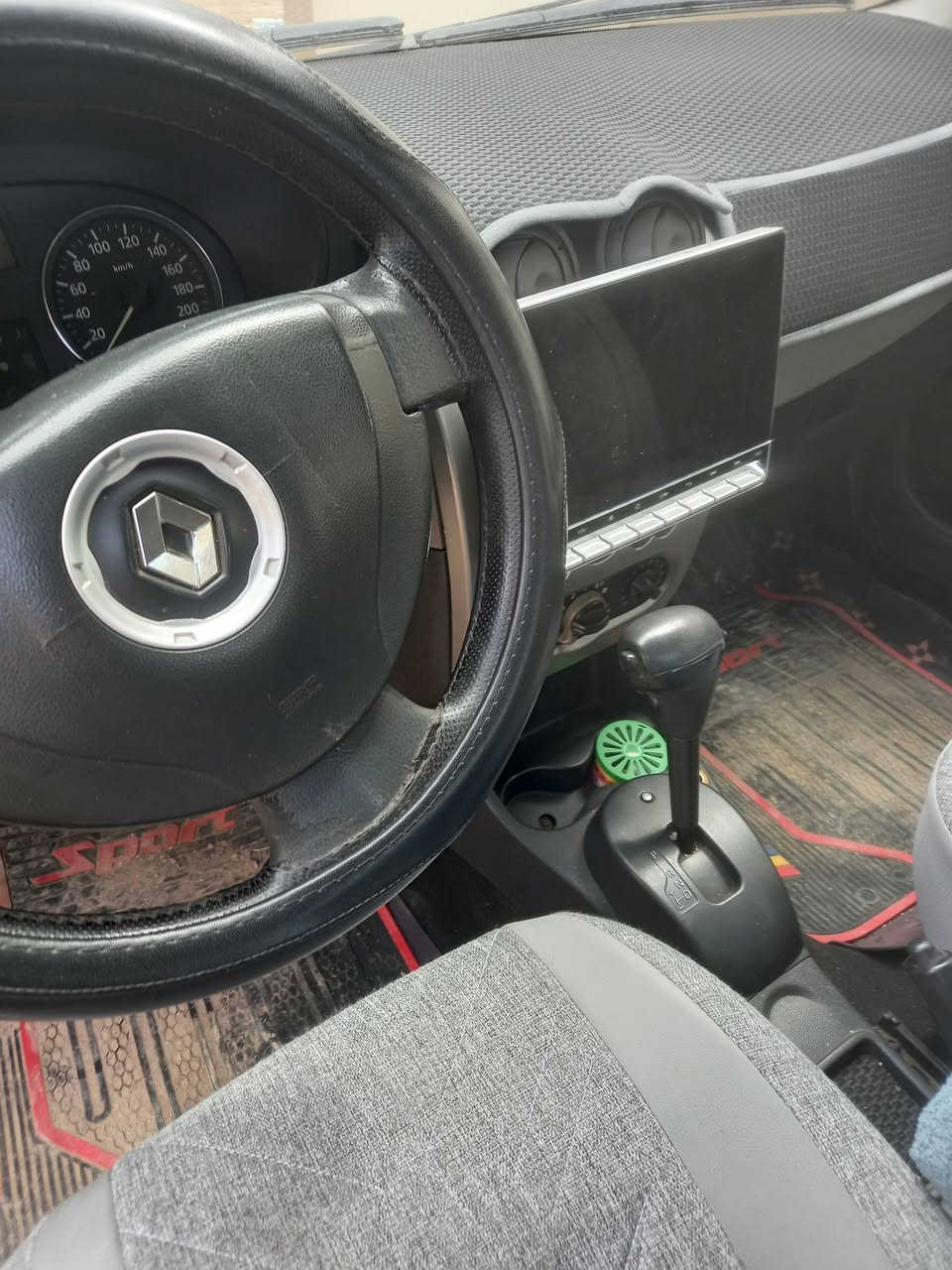 سلام عليكم رينو لوكان فرنسي اتو ستيرن بور تخم تاير دوشمه شاشه باتري جديد كير ومحرك جديد صدر كهربائيات كله جديد رقم  سليمانيه بسمي بيها جملغ أمامي مبدل فقد سياره نظيفه جدا تجي شوف بعينك سعر 50 بيها مجال  ***********
