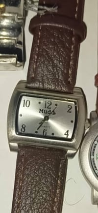 ساعات • للبيع • كل وحدة