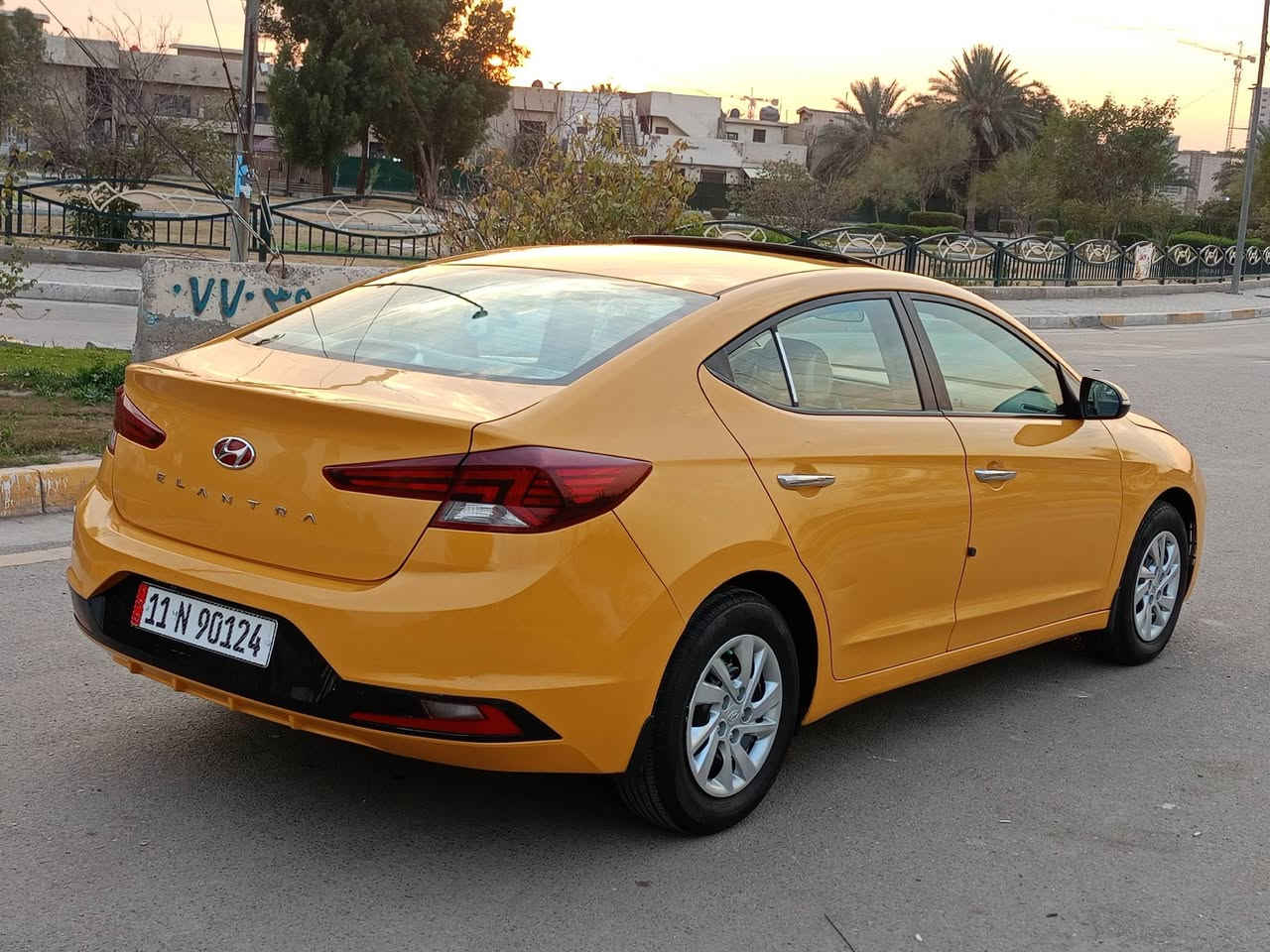 النتره ٢٠٢٠ خليجيه شركت القلم
كفاله من كلشي سياره جديده
بيه جاملغ ايسر تبديل اصلي طخه بصيطه حيل مصوره طخه
صبغه وحده ممعيوده
ماشيه ٨١ كيلو 
فول مواصفات 
فتحه سقف 
قطعتين تبريد 
لدات اماميه 
مري شفط 
كير مكينه كفاله برغي ممفتوح بل
 سياره على فحص
كير ATM ايتي ابلادي ٦ نمر
٣ وظعيات قياده 
مدوشمه عام ارظيه سفاري 
كشنات 
تخم تاير جديده 
بغداد بسمي 
سنويه لل ٣١ مجدده جديد
ارقام جدد
هيئه غرامه مصفره
سياره على فحص وين ميعجبك عده جاملغ كفاله من كلشي
السعر ١٤٧ وبيه مجال تلفوني *********** البياع تقاطع درويش
