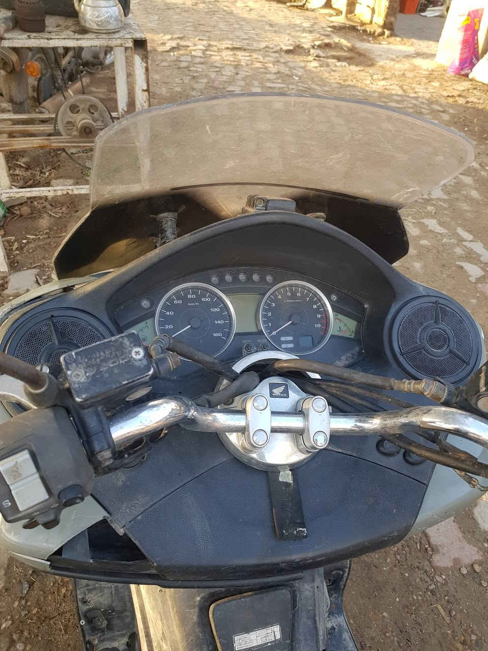 السلام عليكم اخوان دراجه فورزه صفر عشره تشتغل وتطفى وحدهي اعتقد نوزل للبيع كوم حديد محرك مامفتوح للبيع ٦٥٠ الف 
***********
