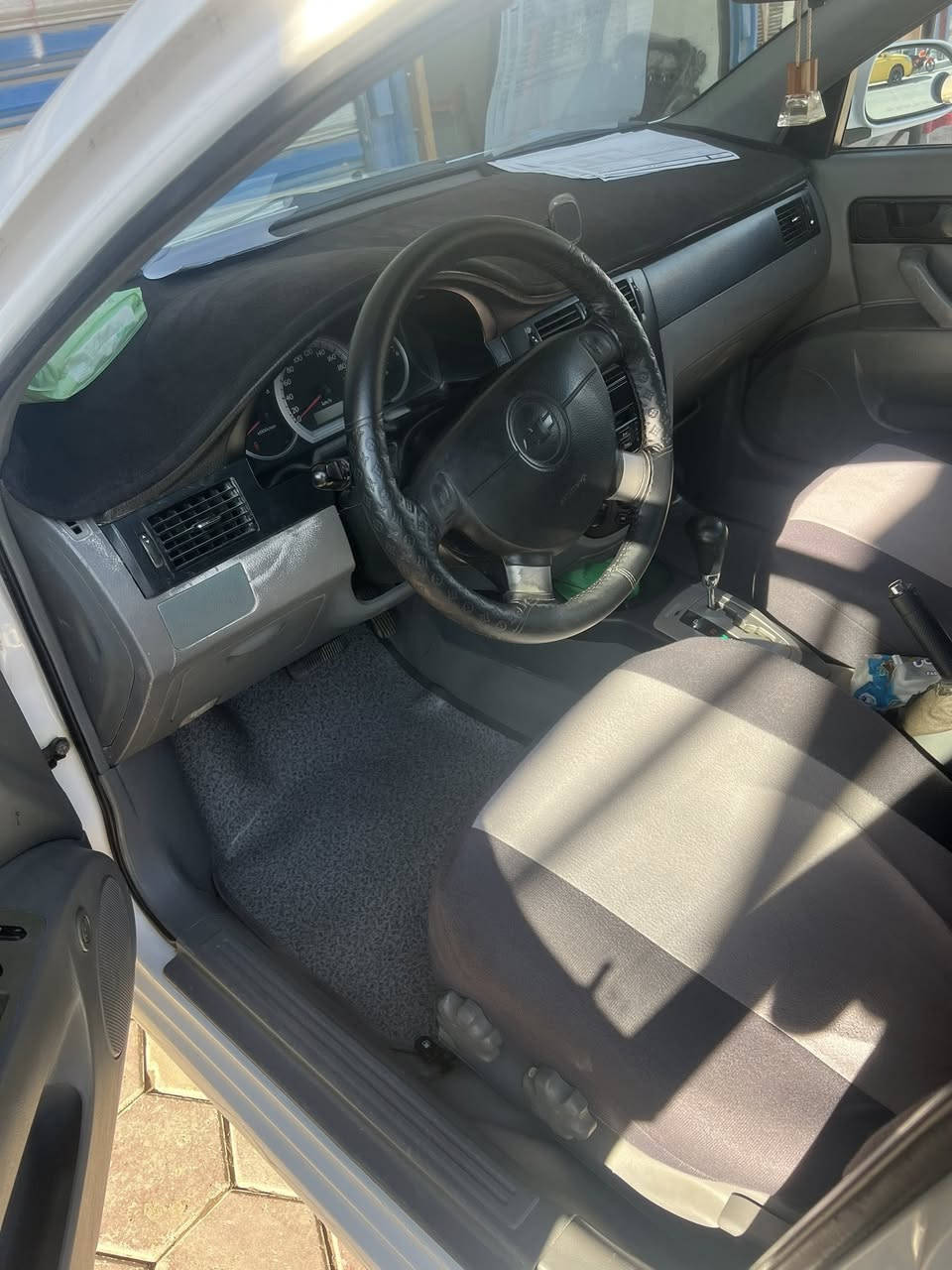 اوبترا 2004محدثه 2011گير ومكينه جدد اوتو 
سياره جاهزه حداديه وتاير ومنظومه تبريد جديده سياره جاهزه ماتخسر عليها ربع رقم واسط تحويل مباشر 
سنويه مجددها قبل شهرين 
السياره مابيه اي حادث فقط مصبوغه جماليه 
للتواصل ***********
