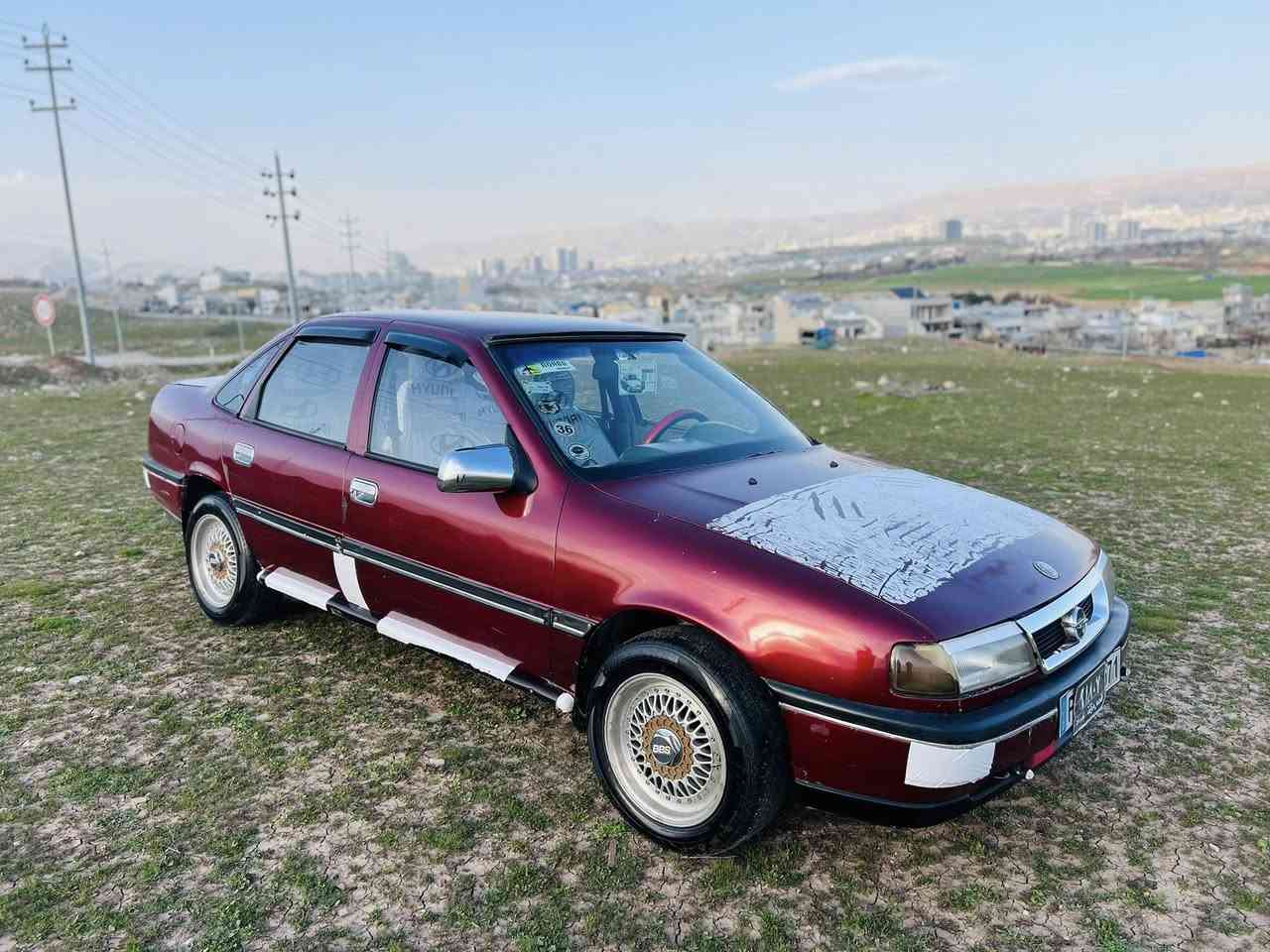 سه ره تا به ناوي خوا ماشه لا له مالي هه موو لايه ك
ئه م سه ياره بوو فروشتن 
((نرخ24 معامه له)))
 ئوپل ڤيكترا موديل1990ئارم پلاستيك سليمانيه   به شه رتي ئارموو ئه وه لياتت و موس و براوه ش به شه رتت 
مه كينه 20 گير عاديه به شه رتي گيرو مه كينه هه لمي ده مي نيه
كاره باهي هه موو گياني ئيش دكات  سيدي و هه موو شتيك مزبوته  
كامل گيچه كاني مه زبوته 
تاقم تايه و ويلي لوك لوكي BBSله ژيردايه 
قفل مه ركه زيشه كامل جوانكاري بوو كراوه ناوي سياره كه له ده ري زور جوانتره
سه ياره كي تا بليت توندوو توله مالي دوسته     
***********
***********
