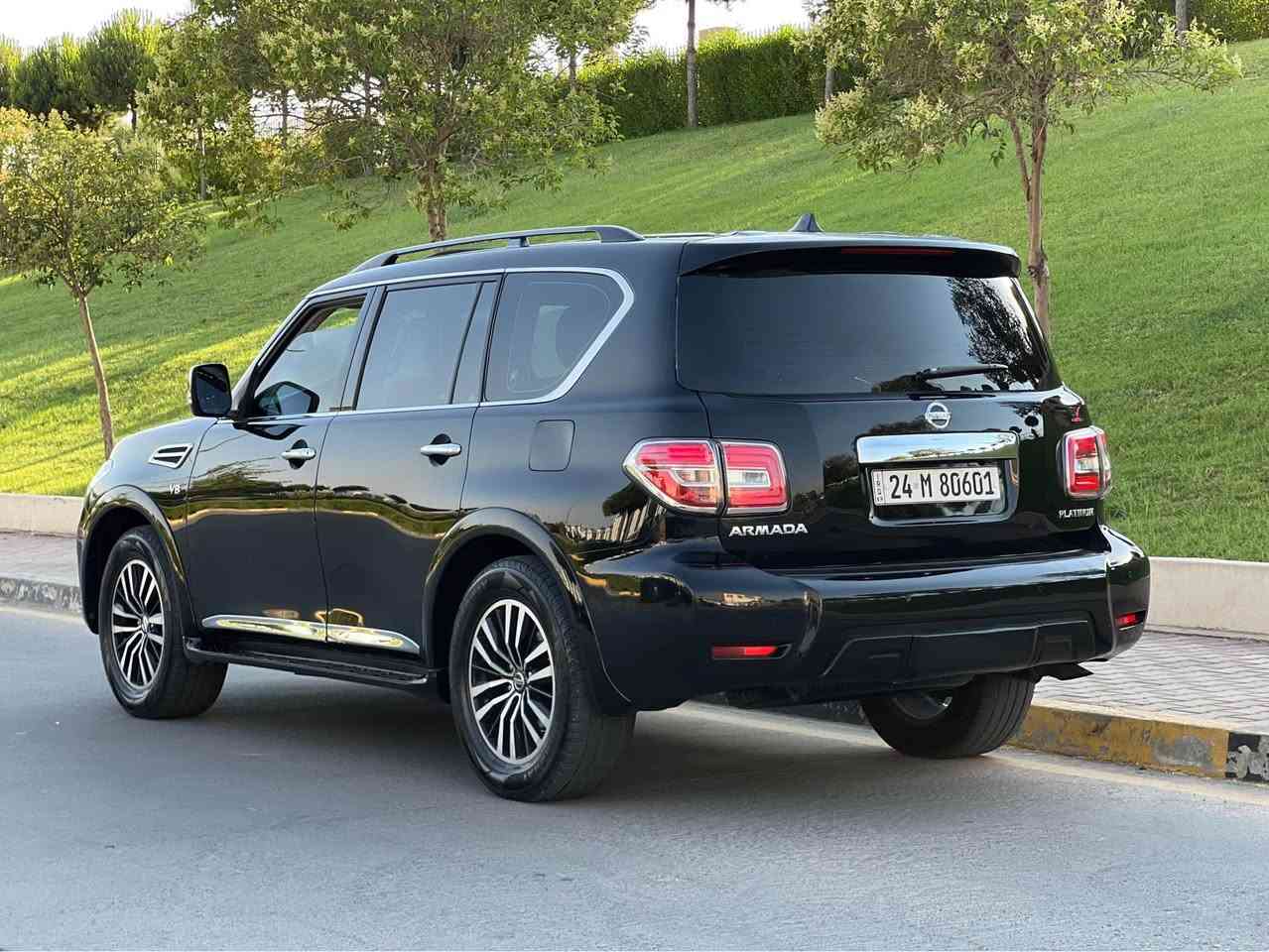 NISSAN ARMADA 2017 PLATINUM 
‎نيسان ارمادا بلاتنيوم فول مواصفات 2017 
‎🛑محرك 8 سلندر 5600 
‎ماشيه 61 الف  

‎ملاحظة : سيارة بيها فقط البونيد صبغ بدون دواخل بشرط 
‎🛑 :- {فتحة - رادار - 5 كامرات - فور ويل 4x4 - كشنات تدفئة و تبريد وخزن ميموري - سكان كهرباء و تدفئة - كشنات خلفية كهرباء و تدفئة - بصمة وتشغيل عن بعد - صندوق جك (كهرباء) - لايتات متحرك مع فرة السكان - شاشات خلفية - دواخل نسمو } بعد كلش هواية مواصفات 
‎🛑ملاحظة : سيارة جاهزة بشرط بدون اي نقص تخم تايرات جديد عليها
‎سنوی رقم هزە جدید 
‎السعر ١٩٨$ مجال بلاش💣💣💣💣ر :
***********📲
‎العنوان:السليمانية المعارض الجديدة السليمانية, العراق
