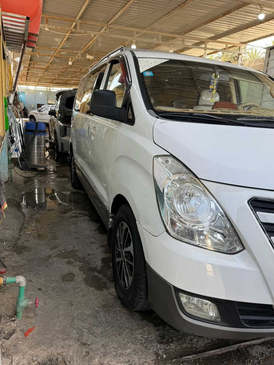 السلام عليكم 
استاركس للبيع موديل 2009 محوره مسكر سبلاين قبق اسود صدر تبريد تاير ويل VIp باتري جديد خط وبحث مصفر ضربه بجاملغ الخلفي الأيسر مكلف بالنشر 
رقم صاحبه ***********
