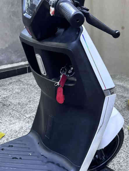 دراج تيسلا شركه تالج موصفات دراجه مثبت سرعه لايت عال ناصي ناره حلوه وره وكدام 3            نمر سرعه بلعداد 61 ولحقيقي 71 اشاير يمنه يسرا ومرايات 2 وشاحنه سويج 2 وبصمه 2 كرات تشغيل شاشه 2 سعرها مليون 200  سعر جديده وبيه مجال مليون 100 قفلها كلش وبيه بك ترجع ليوره  6 بطاريات 23 امبير 12 فولت وشاشه دجدتل يعني شيصير عطل يطلعلك بل شاشه  صالي شهرين من شتريتها  رقم عاتف *********** عنواني بصره حكيميه شارع الرديني
