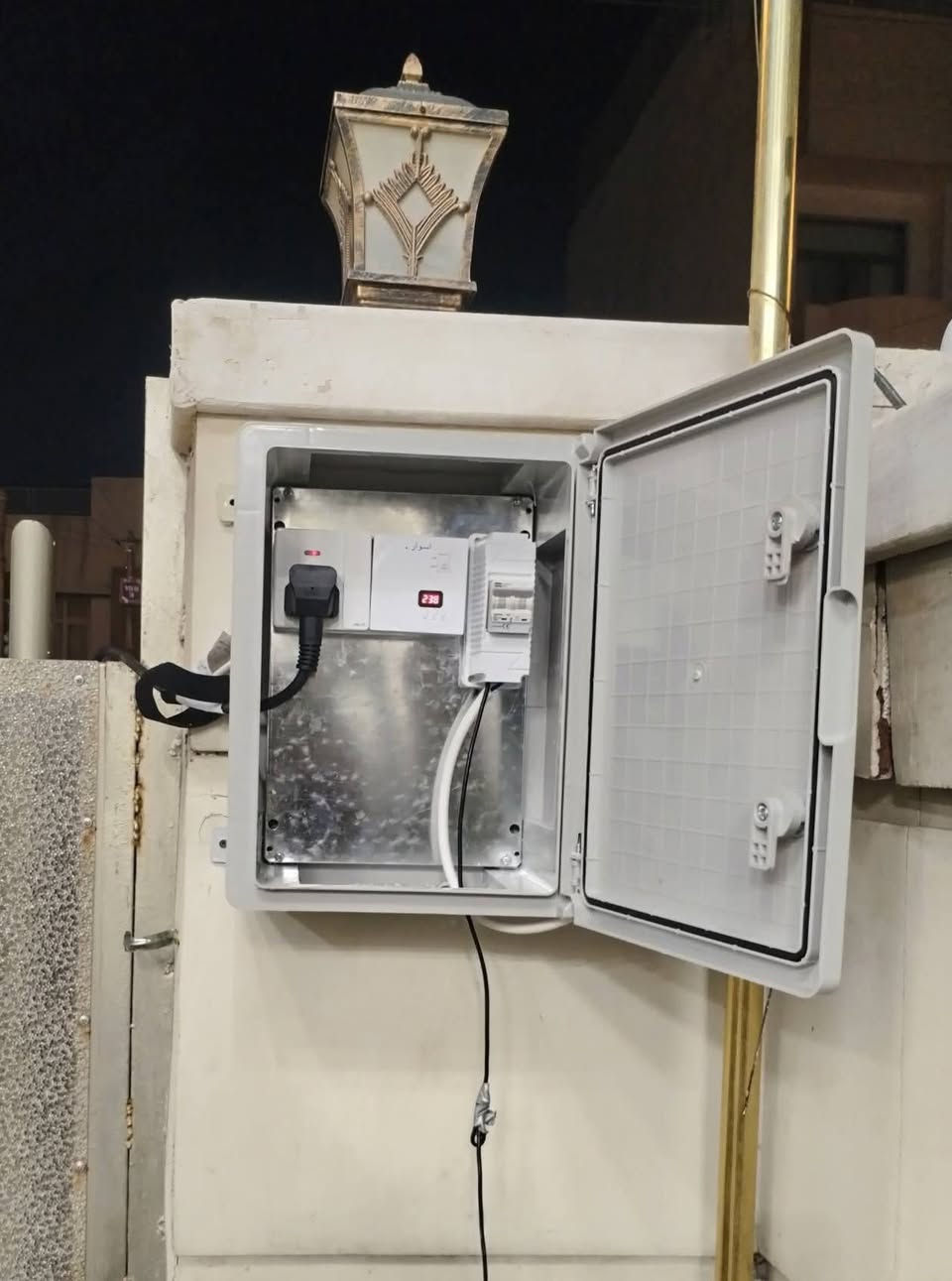 بورد شحن سيارة بي واي دي BYD حماية متكاملة من إرتفاع وانخفاض الفولتية مع ايرث وسويج 16 امبير و بورد حجم 30*40 مسلح اسلاك 4 ملم نحاس 
بعرض الأقوى بالعراق بسعر 35 الف والتوصيل 5 لكل محافظات العراق  
للحجز العنوان ورقم تلفون  ***********
