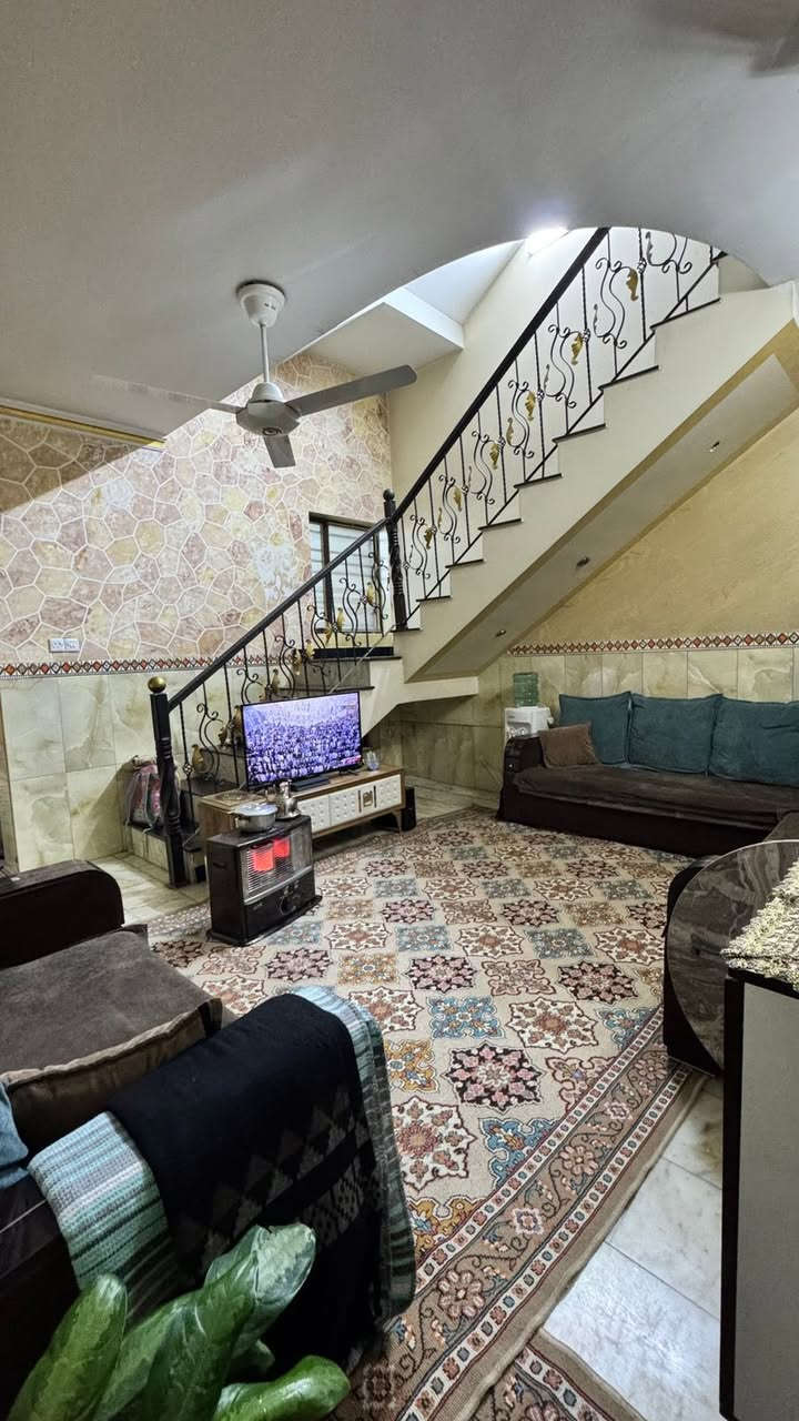 دار للبيع في الطاقه مقابل سياج مدرسة الإبتهال 

المساحه 100 متر 
الواجهة 5 م
النزال 20 م

ط1: استقبال + مطبخ + حولي + خدمات 
ط2 : غرفتين نوم + خدمات 

للاستفسار مراجعه مكتب ارض الرافدين للعقار

*********** محمد خالد
