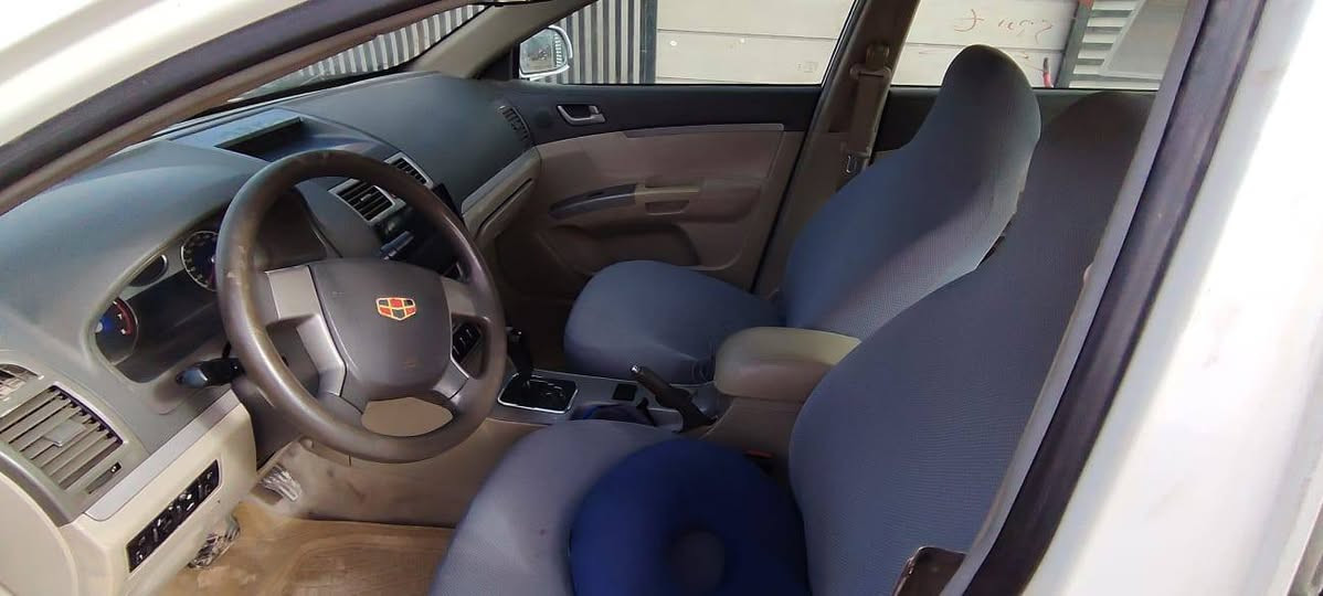 ام كراند 2013
السعر (58) ورقة
كير ومحرك بلادي
كلين بدون صبغ
الكير يحتاجله تصليح يخربط
محرك نظيف 
تبريد شغال 
بطاقة بانزين بيها

مكانها كركوك الصيادة

رقم كركوك شرط التحويل ٢٠٢٦

*********** كركوك, العراق
