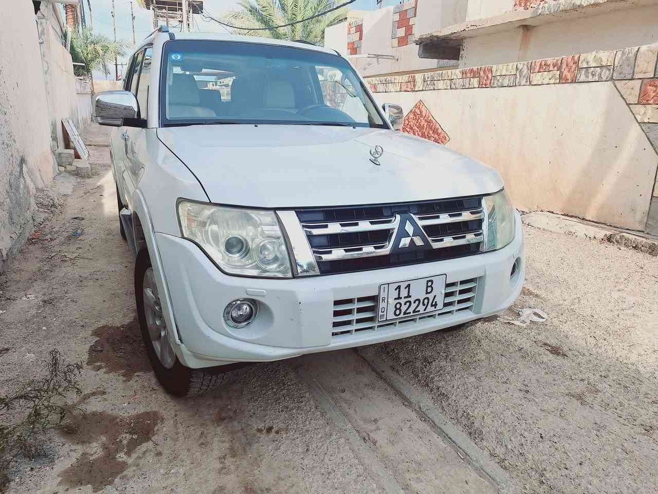 السلام عليكم باجيرو جديدة موديل ٢٠١٤ سيارة استخدام شخصي ماشية ١٤٠ تبريد ثلج مكينة كير شركة المكان واسط الزبيدية السعر ١٥٠ وبي مجال  للاستفسار اتصل مكلف بالنشر ***********
