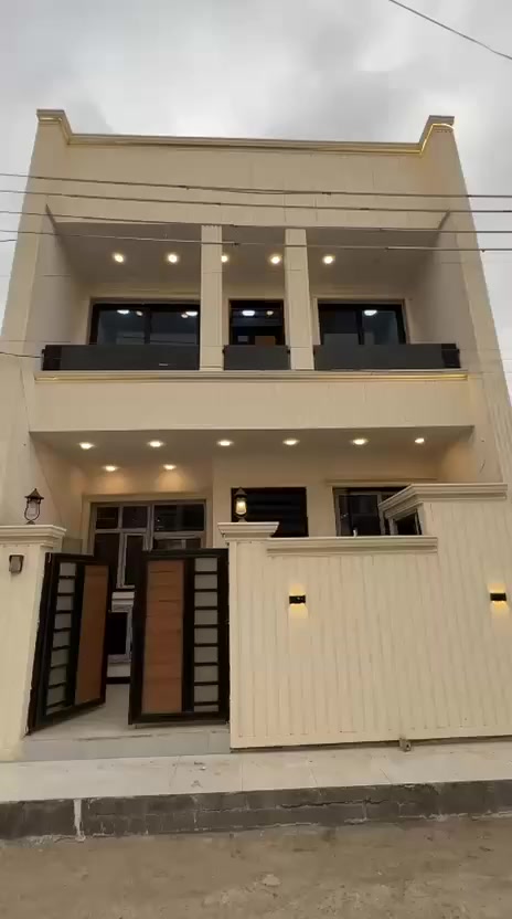 بسم الله ماشاءالله : ع شغل  تمتع بأفضل وسائل الراحة في عقاراتنا الفاخرة!"
🔹بيت مساحة 100م-  واجهة 6،250 -نزال 16 

▪️فول مواصفات  
البيت يحتوى على( 4 غرف نوم مع 3حمامات)

 *الطابق الاول يحتوي على استقبال ومطبخ وصالة كبيرة وغرفة نوم مع حمام ملكي مع منور

*الطابق الثاني3غرف نوم مع حمام

*الطابق الثالث  بيتونه كبيرة .

المواصفات //

رفت 40مع بتلو 10 يعني صار 50 والصور كلها موجودة من بداية البناء اما السبتتنك تجي وتشوف بعينك ع شرط غرفة نوم مسويها

ارضية كلها 60×60وتطبيك الارضية فرش حصو مع بسيس بالاضافة الى مادة

المطبخ والحمامات والحولي كلها تطبيك الواح وليس سيراميك

بورد نظام كامرات وانترنت مخفي

ابواب تركي اصلي ضمان مع ابواب حمامات المنيوم

مغاسل تعليك مع غربية تعليك نوع توته

حمامات الواح مع خلاطات تركي اصلي

البيت جبسن بورد مع انارات بروفايل وانارة مخفية

بوكسات خارجية للغاز والماطور مع تانكيات عدد 1 الف لتر

🔹نوع العقار طابو زراعي سند٢٥
🔸الدورة -البوعيثة -السلطان الثالث 
🔻البيت باسمي مباشر بدون دلاليه 

اتصال 
***********
***********
