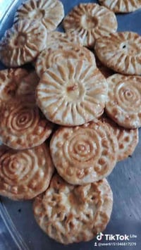 كليجه هشه وطيبه طعم يجنن وشغل راقي  بلسمسم بلمبروش بللقم بلتمر ب7  بلج...