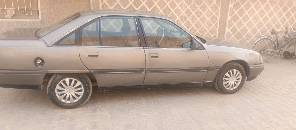 يالله سلام عليكم اوبل اوميكا جنطه للبيع كير عادي شرط مكينه شرط كهربائيات كلهة شغاله حداديه امامي خلفي شرط تايرات امامي جدد التايرات الورة ٧٥بالميه كوبلن جديد يعني سيارة مال جناي رقم نجف انكليزي بسمي السعر ٢٥وبيهة مجال حك الجيه ***********عنوان بغداد المحموديه ناحيه الرشيد
