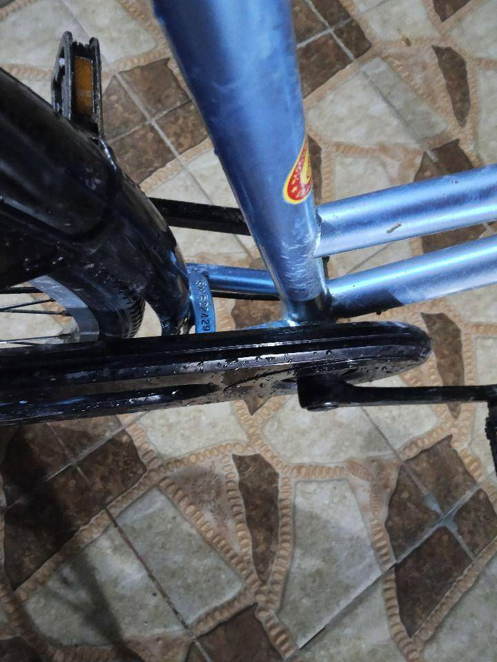 بايسكل حاويه حجم 26 شخوط بل بماشه قليله النوع ياباني الكشن موجود السعر 90 وبي مجال العنوان العزيزيه قرب مطعم الموسوي الرقم ***********
