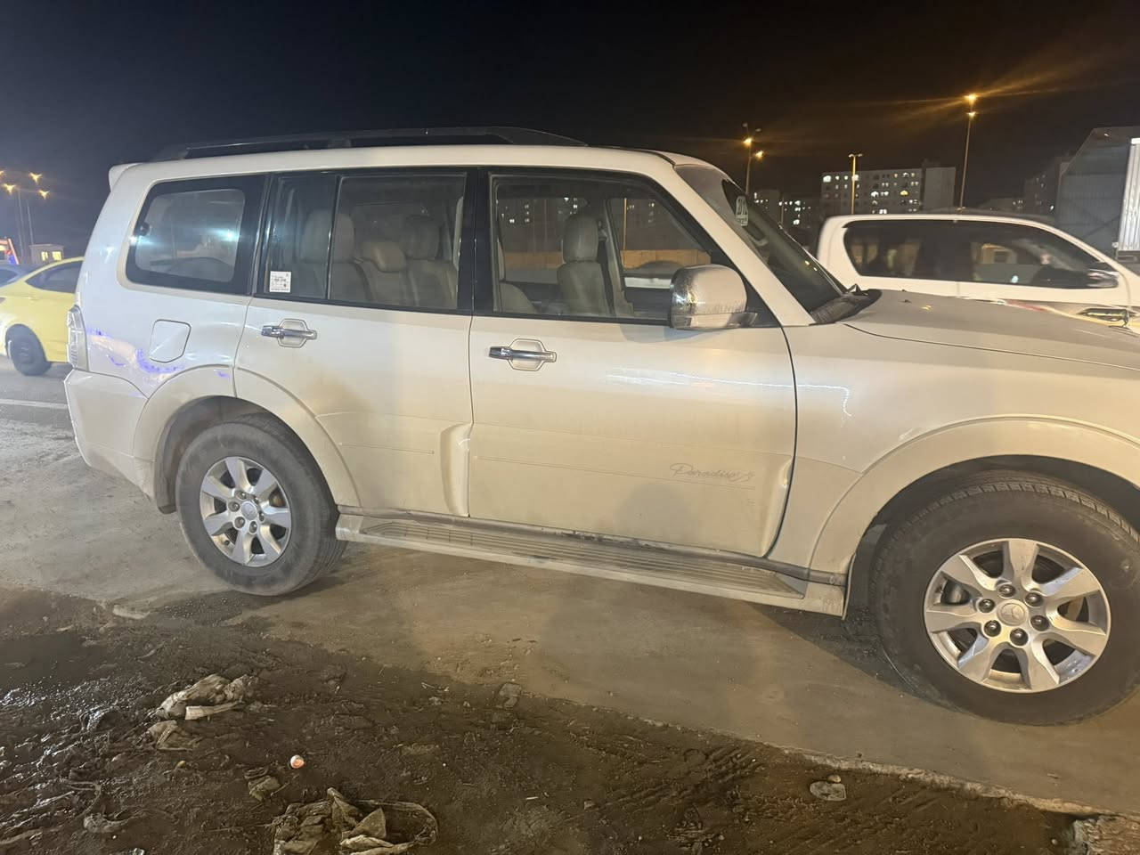 باجيرو 2012  حبتور فول مواصفات لون ابيض صدفي حجم المحرك 3500 رقم  بغداد مشروع واطني بدون حادث  سيارة  مكفوله كفاله عامه سياره كلين عله واضع الشركه معروفه خليجي السياره جديده مال جناي فورويل نضام دفلوك كشنات كهربائي اشارة بل مري شفط تحكم ستيرن فتحه تبريد ثلاث قطع حساسات خلفيه زاد ثلاجه تخم تاير كير مكينه حداديه خير من الله سياره جديده لوك محرك 6السعر 155دولار اتصل وبيك خيروتدل *********** مكان السياره بغداد بسمايه
