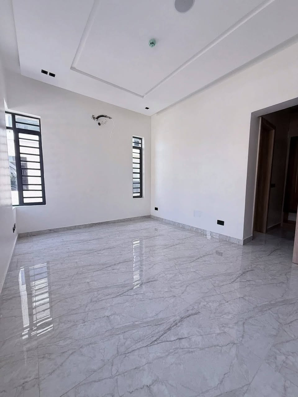 سلام عليكم اتمنا عملنا يعجبكم صبغ ديكورات واجهات صبغ حديد جبسنبورد بديل الخام بديل الخشب بديل الشيبورد معالجة الرطوبه إخفاء سيراميك بدون تفليش شغل درجه اولى وأسعار مناسبه ***********
