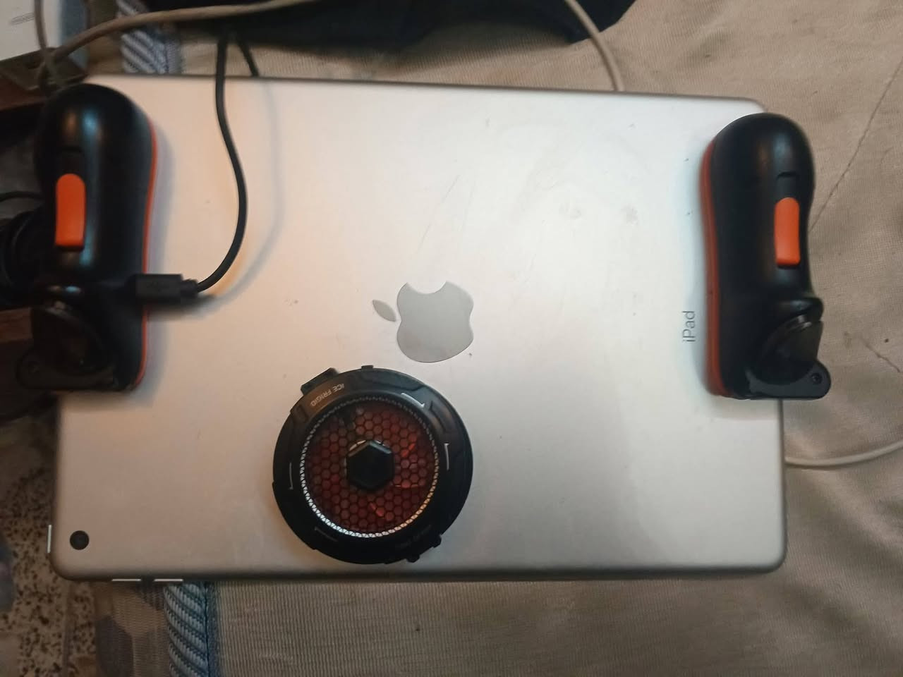 ايباد 9 
64
***********
بغداد العامريه 
235,مجال بسيط كلش هوه والشفتات مال ببجي اصلي سعرهم 30 هديه وياه بدونه نفس السعر 
مكاني بغداد العامريه منا ال بجر متوفر العصر اذا مصارت قسمته ابيعه احسن ماتاخذه من المحلات ب 250 مكفول كفاله عامه غراضه كارتونه كاملللل
