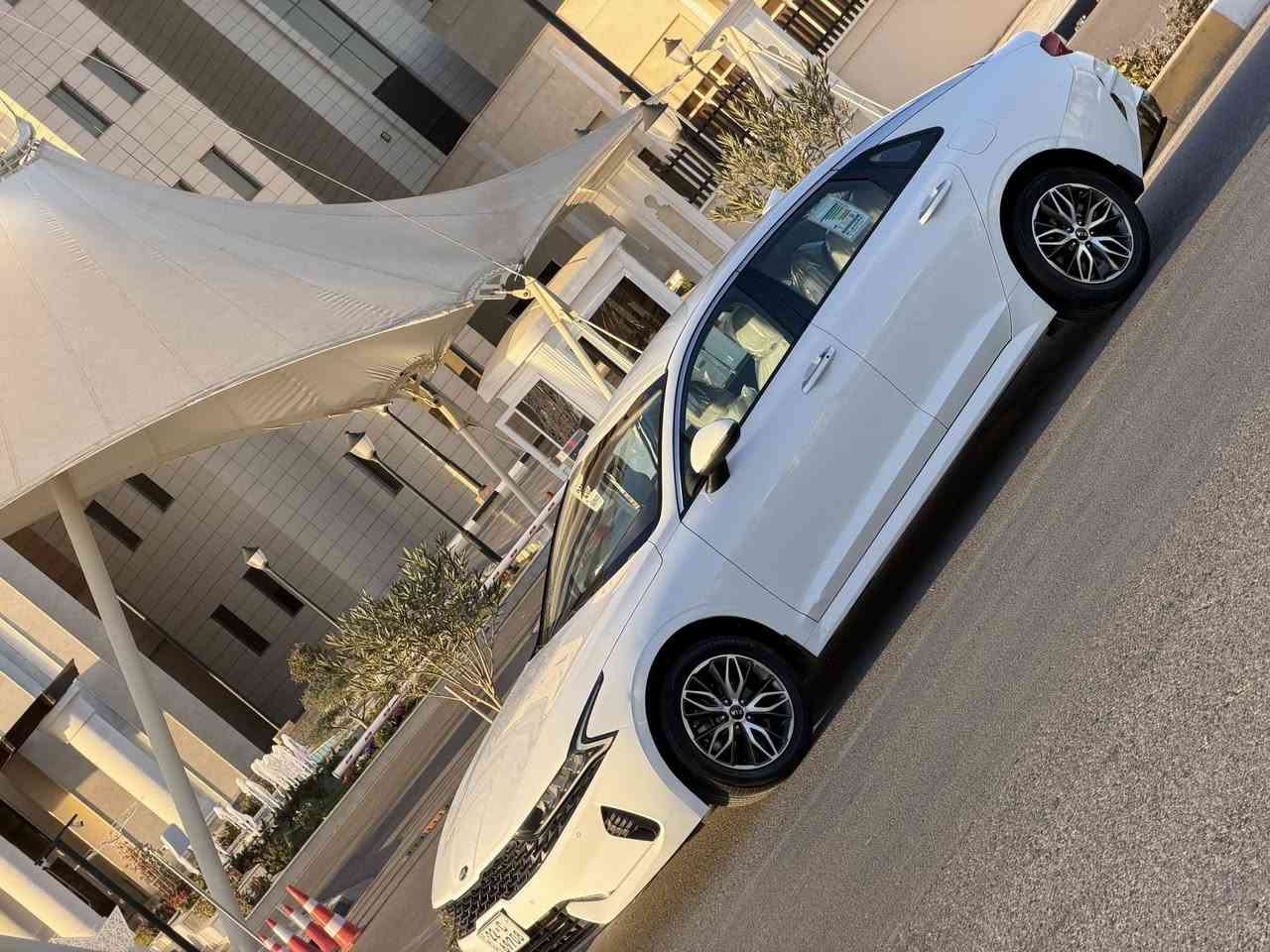 رمضان كريم
كي فايف موديل 21
خليجي كفاله عامه 
محرك 200 
سعرها 175
بيها مجال 
اتصال تدلل
مكان رمادي 
***********
