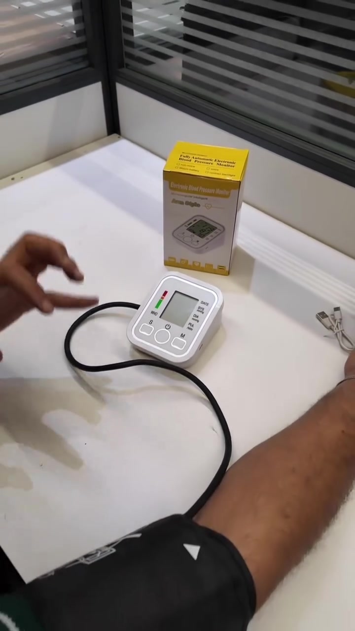 💙📟 راقب ضغطك بسهولة من بيتك!

جهاز رقمي بشاشة واضحة يعطيك قراءة دقيقة للضغط ونبض القلب خلال ثواني ⏱️

نفخ تلقائي + إيقاف ذاتي لراحة أكبر 🔋

يعمل على البطارية أو الشحن 🔌

خفيف وعملي… خلي صحتك دايمًا تحت السيطرة! 💪


**إذا كنت صاحب هذا الإعلان وتريد حذفه لأي سبب، رجاءا أرسل رسالة إلى الدعم الفني**