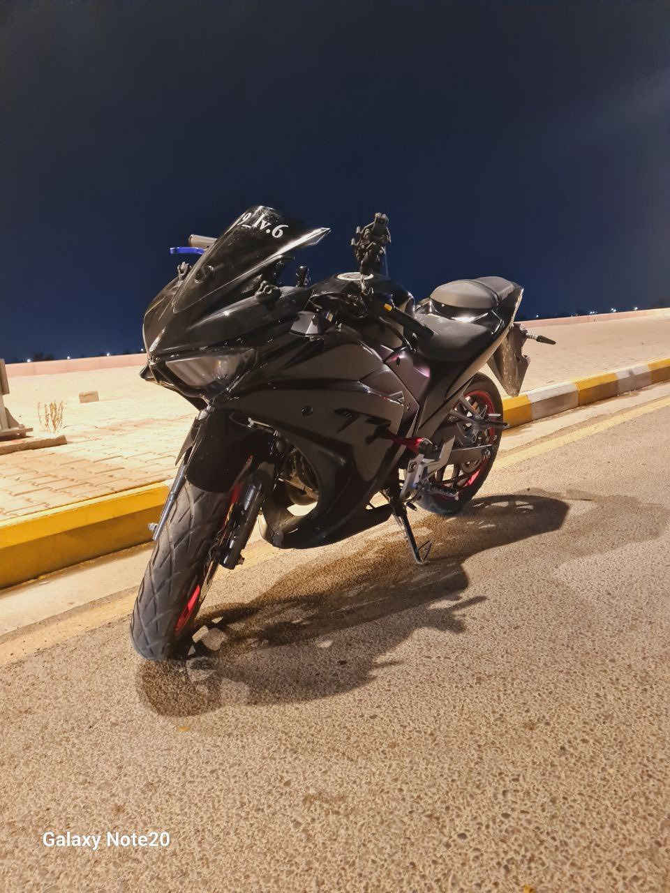 سلام عليكم دراجه R200 دايوان موديل 2023 دراجه نضيفه ناقصه شوي ترتيبات بل كفرات وصبغ سعر الدراجه مليون و 900 قابله للتفاوض للتواصل واتساب ***********
