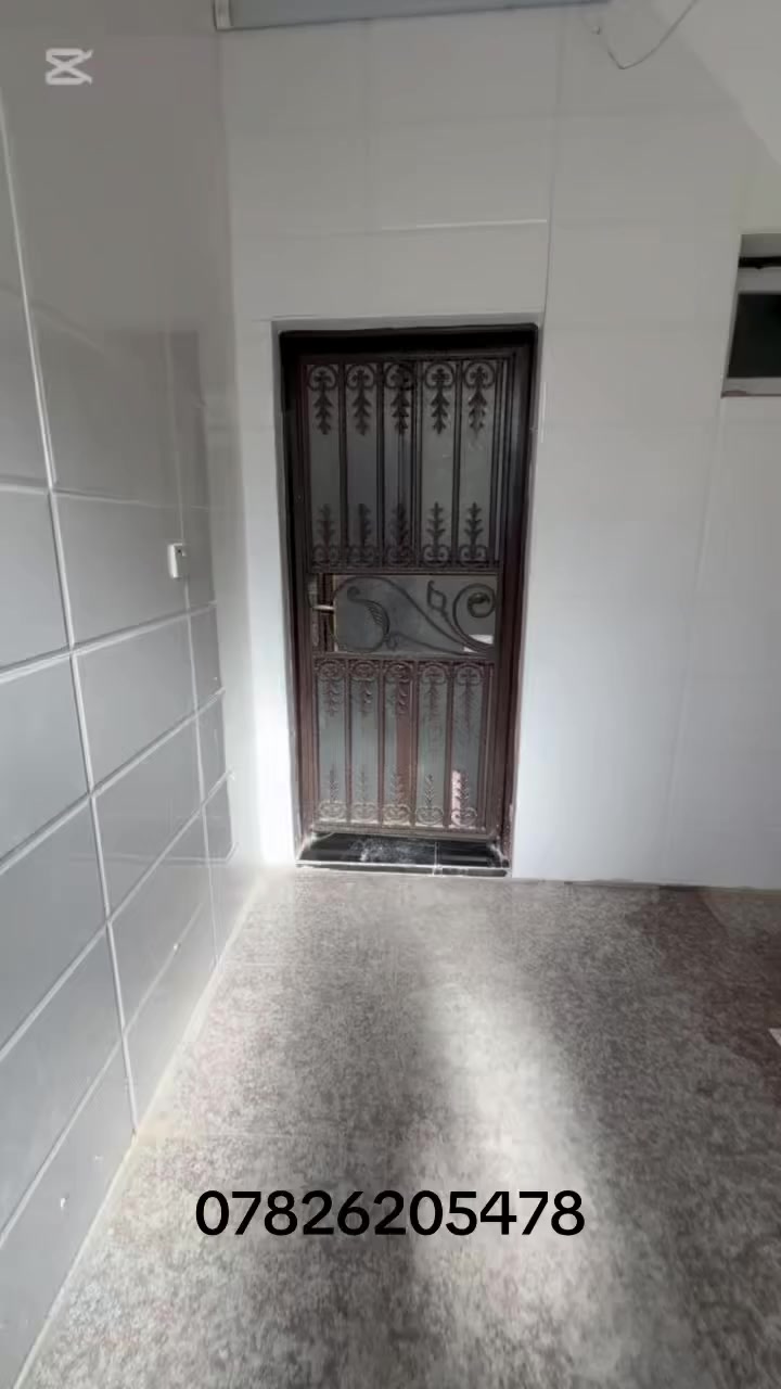 أيجار
سلام عليكم شقه طابق ارضي للأيجار مساحه 100 م
موقع البوبيات عمود 57 
للتواصل ***********
