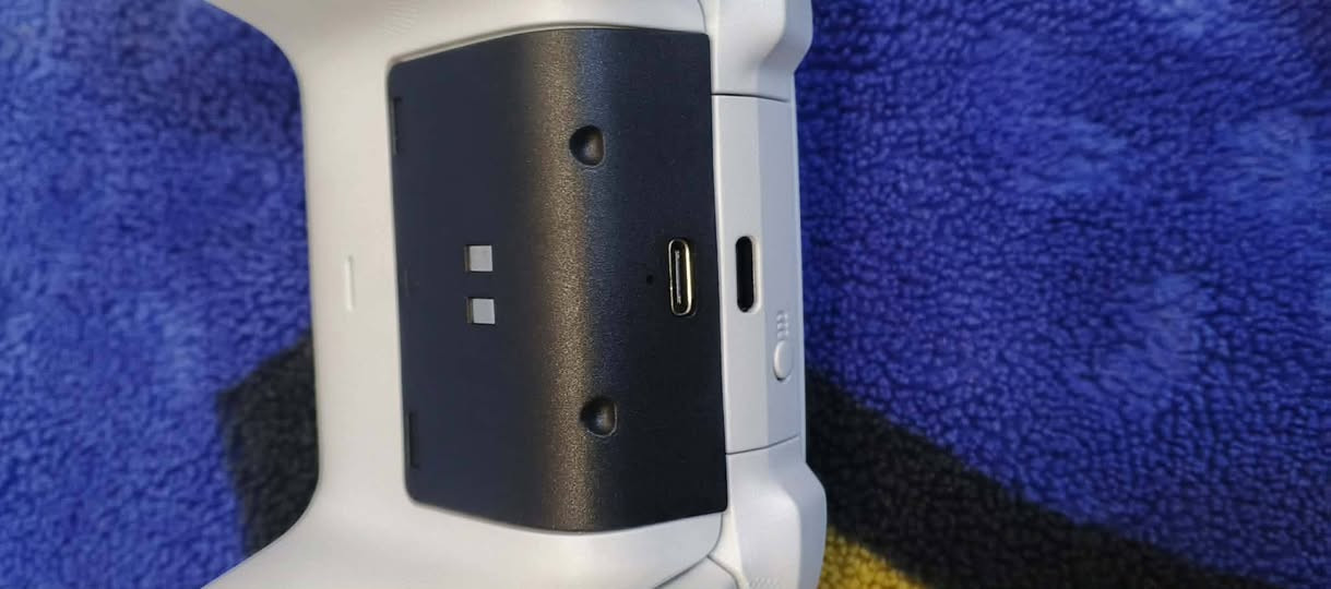 اكس بوكس سيريس اس اخو الجديد مثل ما موضح بالصورة السعر 350


**إذا كنت صاحب هذا الإعلان وتريد حذفه لأي سبب، رجاءا أرسل رسالة إلى الدعم الفني**