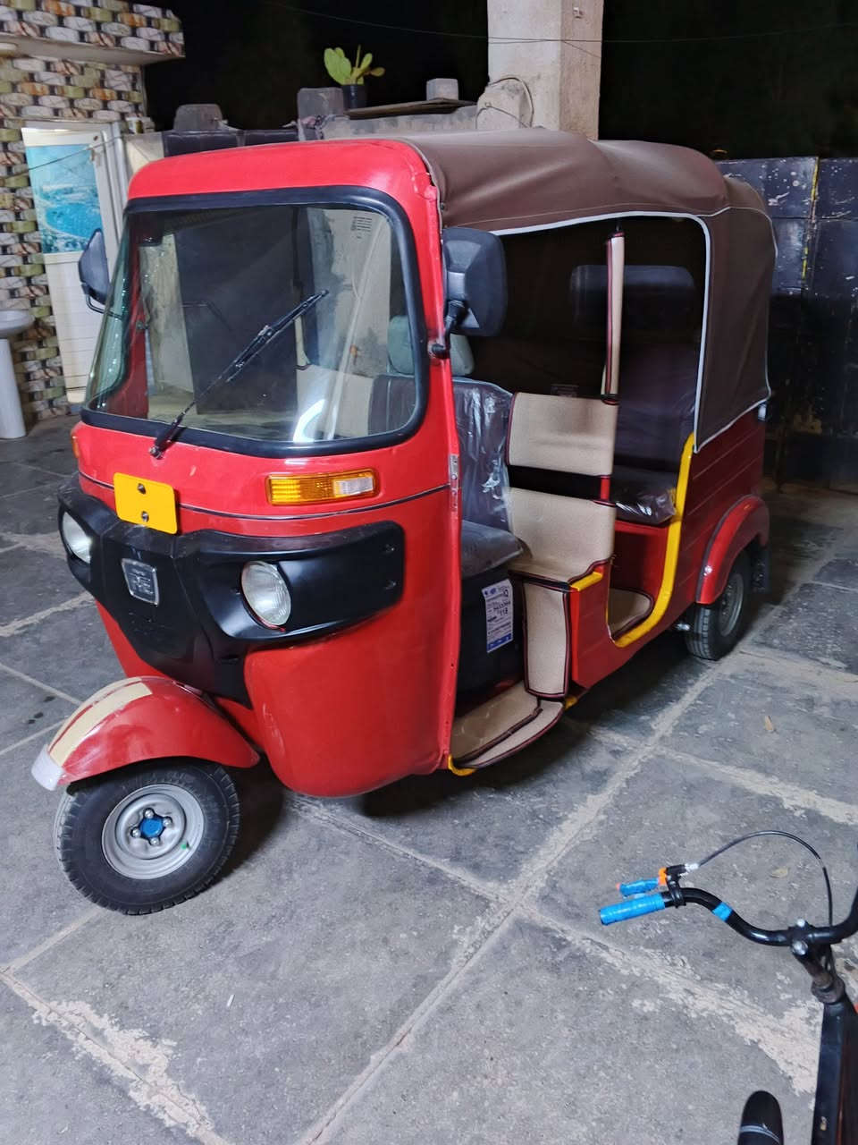 تكتك لبيع موديل 18 طالعه 19 رقم وسنويه تكتك جديده يعني من اكلك جديده بعد أحلا من  الصور الله شاهد كبل لشارع بيه فراش دوشمه تخم تاير جبلي ستدات جادر جديد مكاني لعماره علي الشرقي السعر خابر وتدلل ***********
