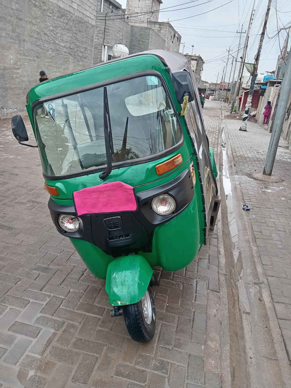 تكتك ٢٠٢٢ مثل ما موظح بل فديو رقم انكليزي صاحبها يريد تحويل السعر ٨و٥٠٠ وبيها مجال خابر وتدلل موجود واساب وهاذ رقمي ***********
