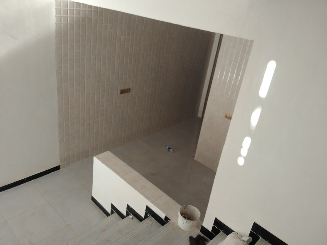 مشتمل للبيع مساحته  100متر 🟥 بناء حديث غير مسكون 🟦
يحتوي على غرفة نوم وهول ومطبخ واستقبال وصحيات داخلية وخارجية وگراچ 🟥 
⬅️⬅️مبني من الطابوق 🔳
⬅️⬅️السقف صب كونكريت 🟦
⬅️⬅️الأرضية والجدران سيراميك 🟥
نوع العقار طابو زراعي مرقم 🟦
السعر/39💸مليون قابل للتفاوض 
العنوان//كوت حي الحكيم الاولى  شارع كالة 🟦

          *******************************
للاستفسار الاتصال على الارقام التاليه ⬇️⬇️
      📳📳*********** 📳📳
      📳📳*********** 📳📳
      📳📳***********📳📳 
    
مكتب دلالية اهل الديرة للعقار 🏨🏡
