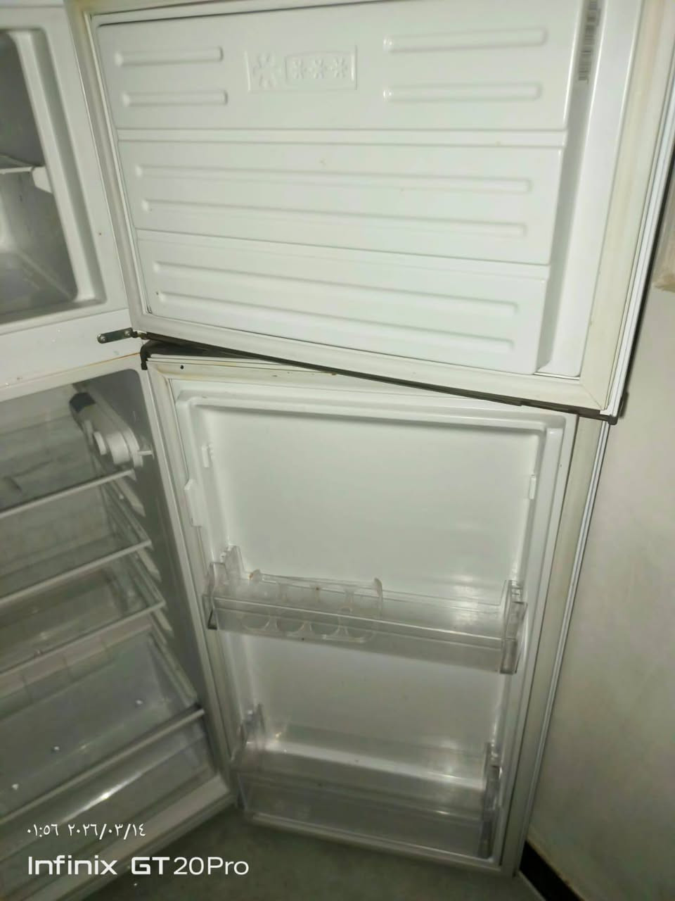 مستعجلين ع البيع ثلاجه جديدة استخدام 6اشهر فقط تبريد تجميد فول سعر 225 عنوان البوبيات اسواق برتقاله شارع البزل استفسار ***********
