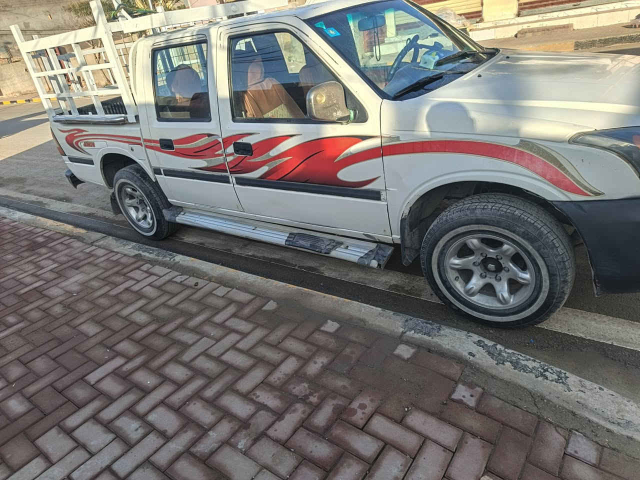 سياره كنو للبيع 
مديل 2008
سياره نظيفه مكينه وكير 
المكان ديالى 
***********
الشراي بي خير ودلل
