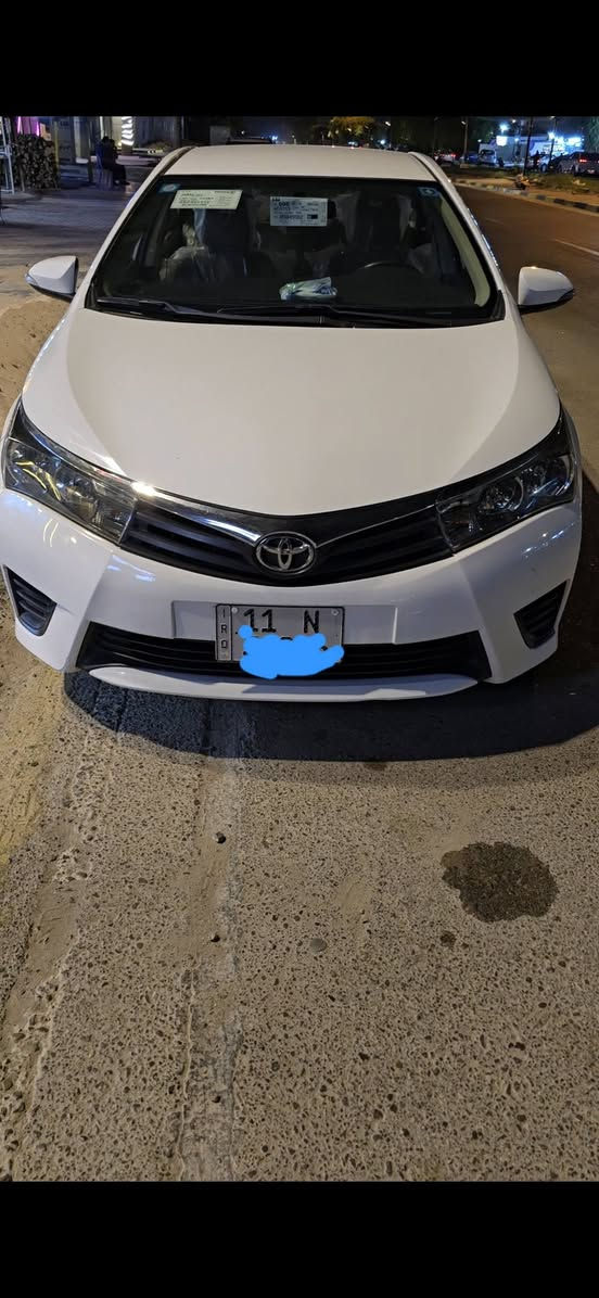 السلام عليكم
كورلا خليجي 2015 شركه العامه ياباني اصل 
لون ابيض رقم بغداد جديد هزة سنويه جديده 
خمسه ويل وياها تلاث سويجات بلادي 
جواها تخم تاير جديد غرفه بلاديه تبريد محرك كير كهربائيات 
بلادي مكفوله سياره ماشيه ١٠٦ الف كيلو متر حقيقي 
مكانها بلغزاليه السعر ١٤٥ ورقه بيها مجال بسيط 
سياره بيها سونار منزل بيها بارد وبلدوسه موضحه 
رقم 
***********
