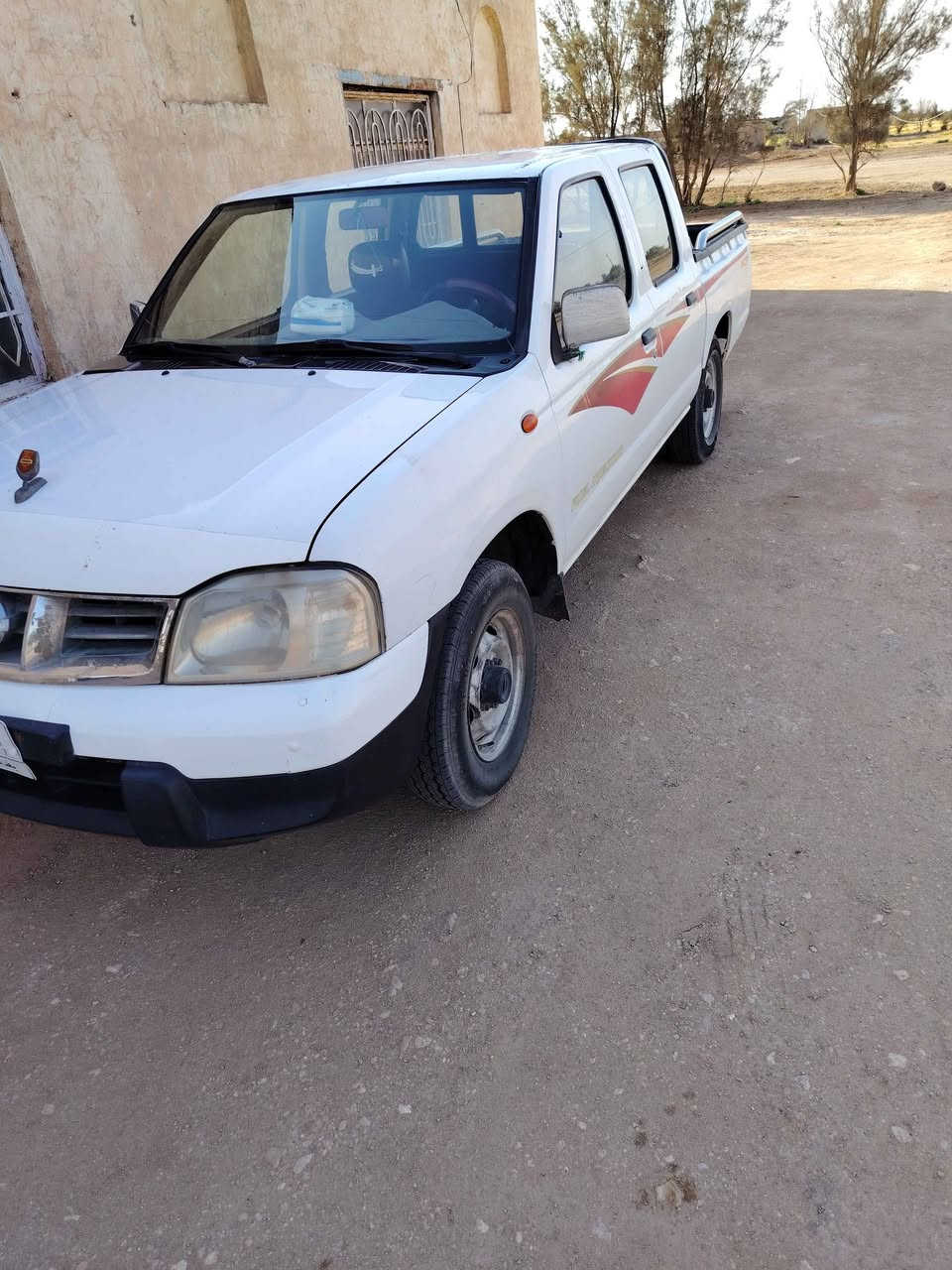 سيارة نيسان لبيع مكفوله كفاله عامه من الصبغ بيه بس لي مشره بربع الاخير مال  جاملغ الخلفي رقم بغداد بسمي تحول ثاني يوم التواصل على الرقم ***********الرقم الثاني وتساب *********** السعر 118 وبيه مجال ديوانية, القادسية
