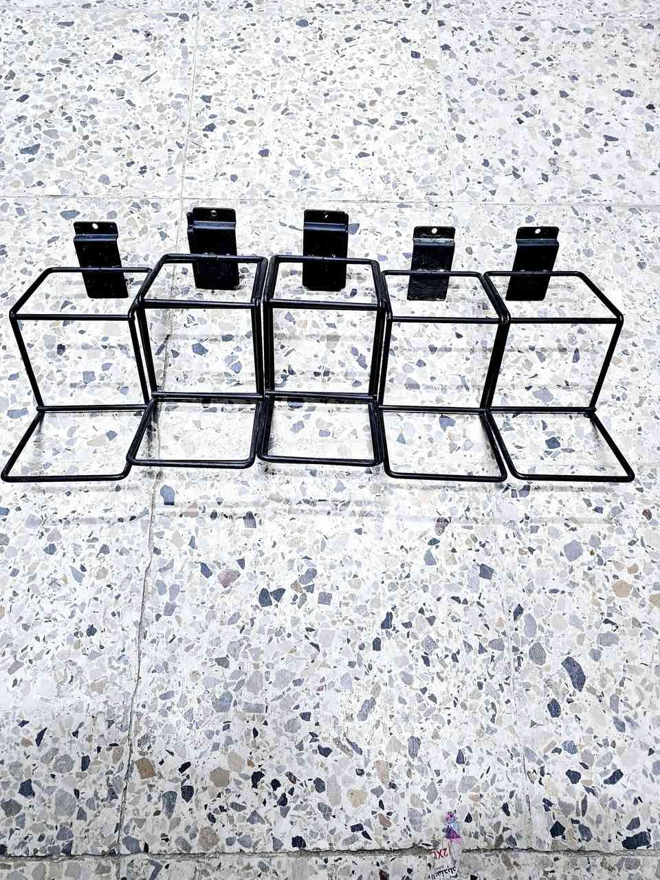 سلام عليكم
ستاند احذيه يرهم عل شخاطه mbf
اسعار مناسب 1500  دينار 
موجد جمله مفرد
***********
العنوان الصويره سوك المسكف محل الرقيب
