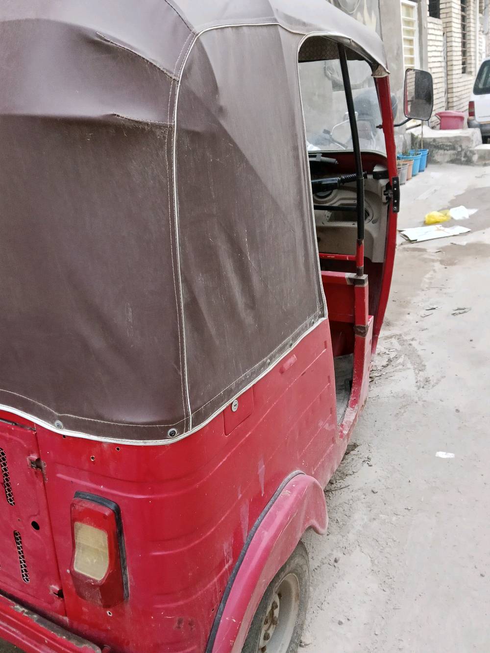 تكتك زيل موديل2018 بيها مكينة باجاج نظيفة موديل2020 رايدها مليون 750 وبيها مجال العنوان بغداد الخطيب الزراعي 