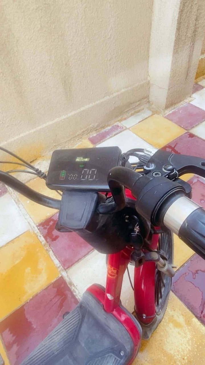 دراجه شحن مامفتوحه ابد مستخدمه اقل الشهر نضافه فول ماعدى البريك الخلفي غير شغال السعر 350 وبي مجال ***********‬‏
