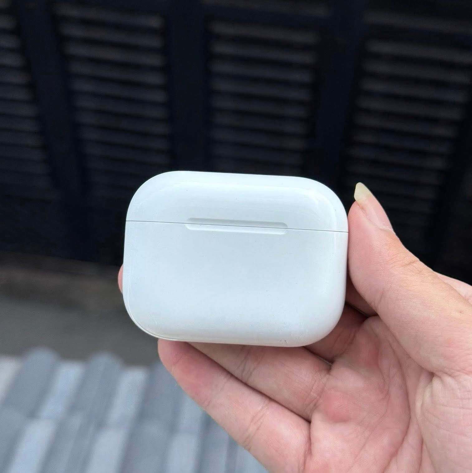 (اصلي) Air pods pro 3 #الجيل_السابع
اصلي باله أميريكي بنظافة 96% قطع كلش نظيفة 
تدعم ال ANC بعزل كلش قوي ، #باله أمريكي بدون كارتون ، #ايمي بموقع رسمي لآبل - شركة مصنعه ابل
#بطارية كلش قوية ما مفتوح ولا مصلح تدعم خاصية #ترجمة التلقائية ( فقط باحدث إصدار ابل ) 
الفحص و المعاينة قبل الدفع وامام المندوب 
السعر 30 الف #كمية_محدودة 
تواصل واتس اب ***********
