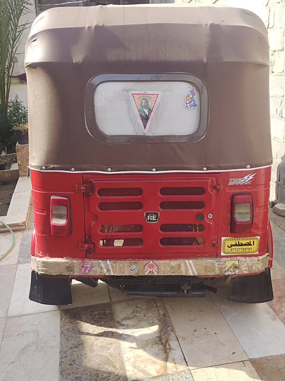 سلام عليكم تكتك للبيع مويدل ١٨ شهر ١٠ أوراق اتصل وتدلل ***********
