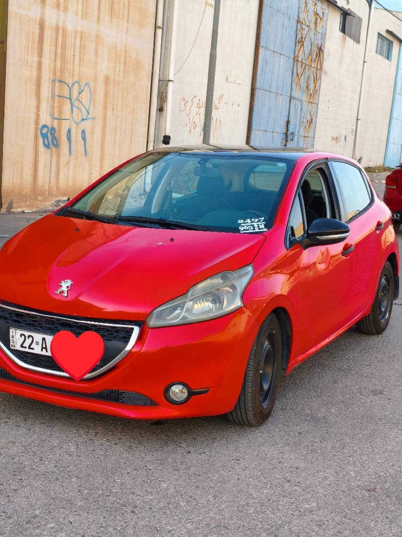 بيجو فرنسى 2016
ره نگى گوراوه بى ليدران 
سه نه وى و رقم نويه 
كير مكينه به شه رت
كه ميك مجالى تيدايه
بو په يوه ندى ***********

بيجو فرنسى 2016
تبديل لون بدون ضربه
سنويه جديد رقم جديد
گير مكينه بشرط
***********
سعر على خاص او خابرنى بى مجال لطيبين أربيل, العراق
