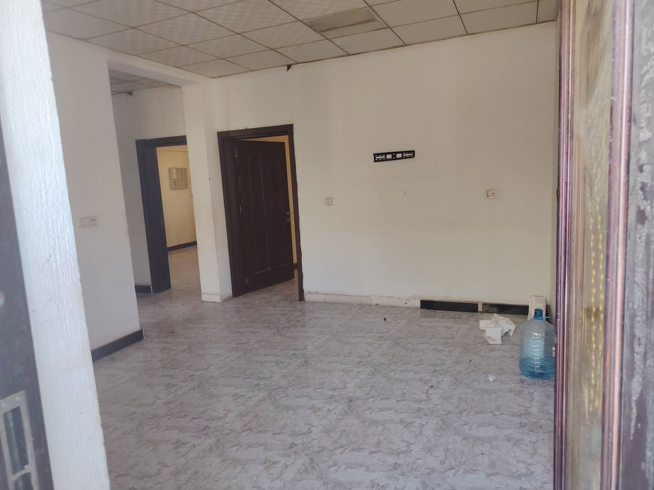 للأجار
بدون دلاليه
سلام عليكم
شقه للأجار
العنوان ؛ الدوره خلف كليه الفرابي مباشرةً
صاله
غرفتين
صحيات
مطبخ
منور
بالكون لكل غرغه 
ملاحضه. بيت معزول الفوك عن الجوه مو عماره 
***********
