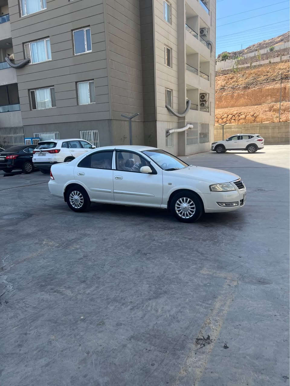 نيسان صني كوري
مو ديل       2011  
   گئر توماتيك 
داخل زه ر ويل كه پ 
شاشه كاميره 
بولند سبخ بي داخلي 
گير و مه كينه شه رت 
سعر 107 مجال 
رقم تيله فون 
***********
***********
جهـ : دهوك دهوك, العراق
