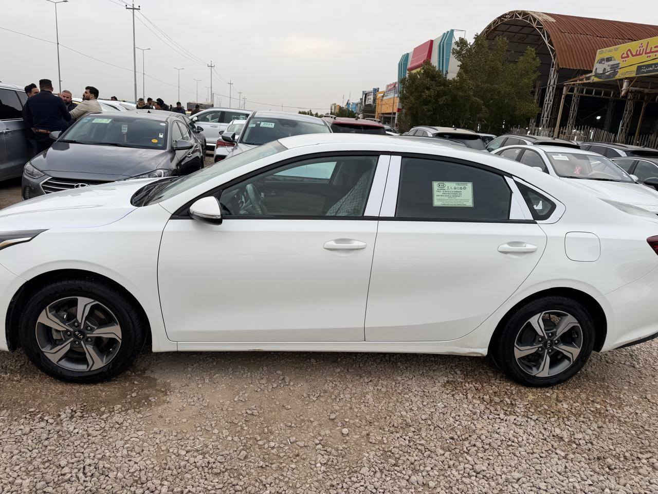 يالله سلام عليكم سيراتو مديل 19  رقم كربلاء دولي السيارة حرة مداور ثانيوم تبريدقطعتين دواخل لونين مري شفط تحكم ستيرن إشارة بل مري مكفولة من الظربة وصبغ وتبديل كفالة عامة عدة اشبر بارد حافت البنيد رصعة اقل الصبع السيارة جديدة كير مكينة حدادية تبريد تخم تاير  ما ذب عليهة ربع دينار سيارة جاهزة  العنوان السماوة الرميثة الاستفسار *********** السعر 152بيهة مجال ) بدون زحمة خاص ماكو
