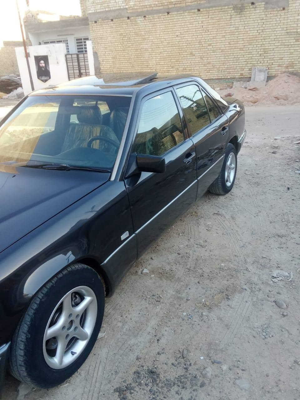 مارسدس دب مديل ٩٣ رقم نجف تحويل ثاني يوم مكينه جديده منضومت التبريد جديد تبريد ثلج كهربايات كله شغاله صدر امامي خلفي جديد بطنه جديد سياره  مصبوغه جماليه تريك وين مايعجبك السعر 80 رقم ***********

