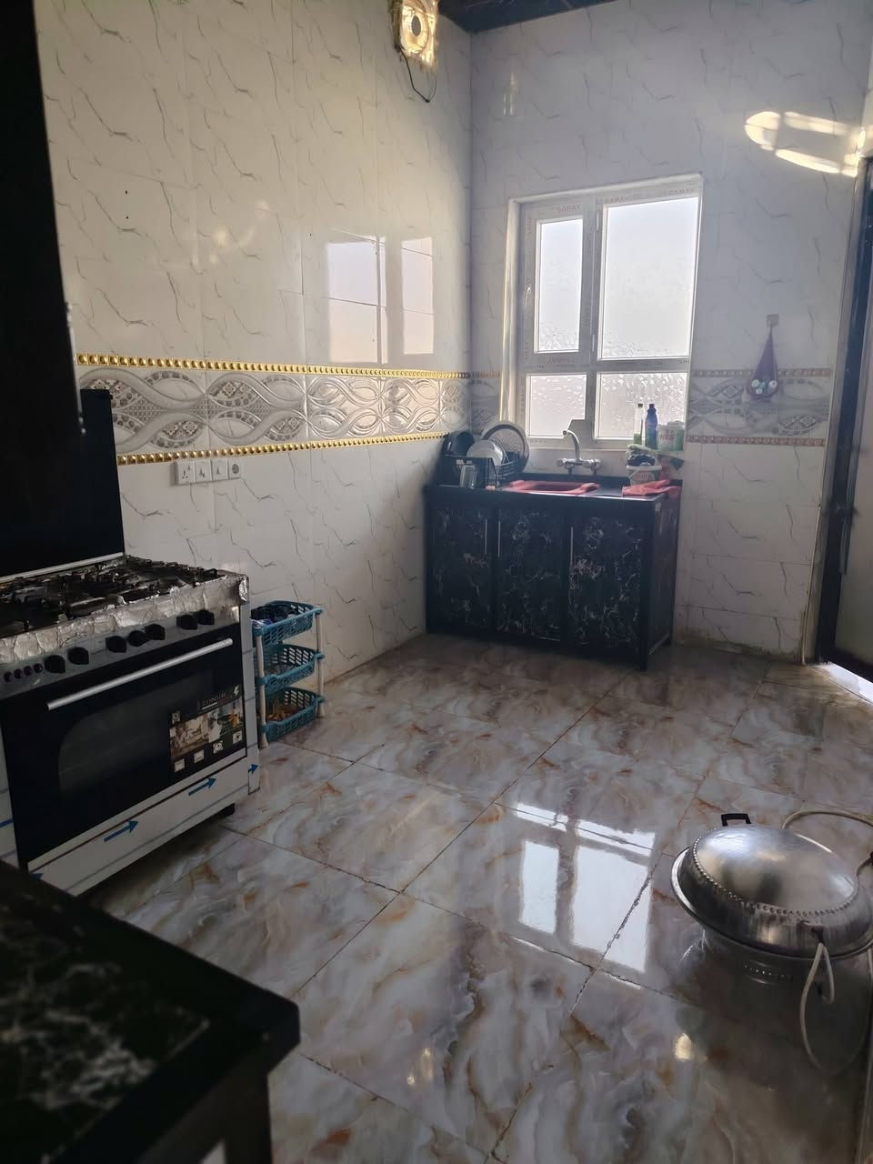 إسلام عليكم بيت لبيع في قضاء الحويجة الفاروق مقابل ورشه الحارث غرفتين و وربعه ومطبخ حمام مسيج كامل فول برسلين سقوف كهرباء ماء خدمات فول السعر ٣٨وبيه مجال اتصل على الهاتف ***********
