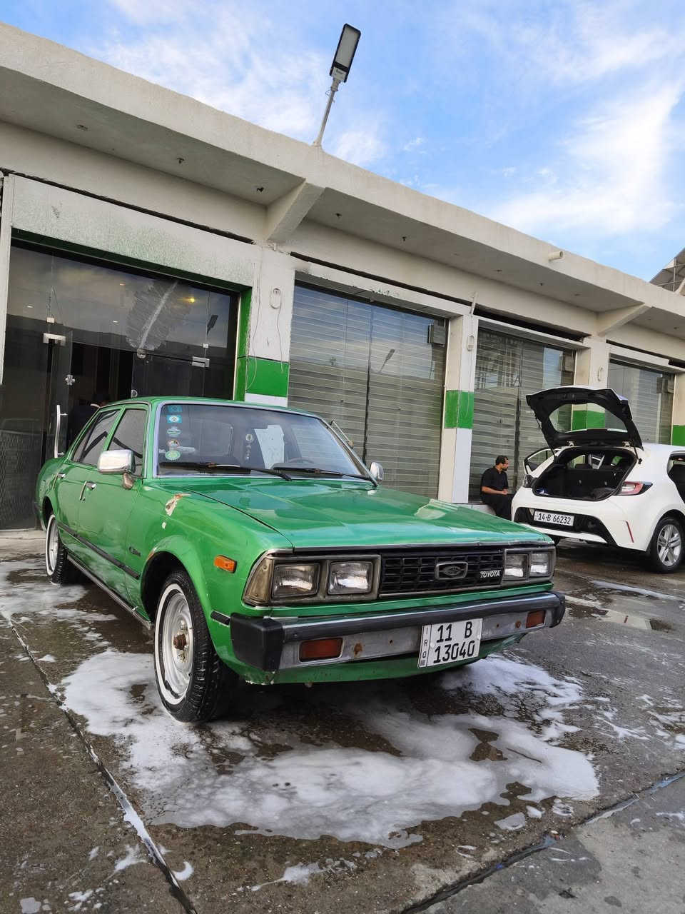 السلام عليكم كرونه موديل 80
رقم بغداد نكليزي اب اسمي صار شهر لو اكثر من صاعده هزه
مكاني بصره
السياره كلش نضيفه كير اوتو. كلشي عل بلاد وجديد فقط صبغ عام للجماليه بيه. تبريد تدفئه شغال كل كهربائياته شغاله  وبيه دحجه قبل فتره صارت بلجاملغ الامامي ناشر صورت الضربه هم وعمرته يعني تستلم كامله السياره
اب 45وبيه مجال بسيط كلش اذا شراي *********** رقمي
